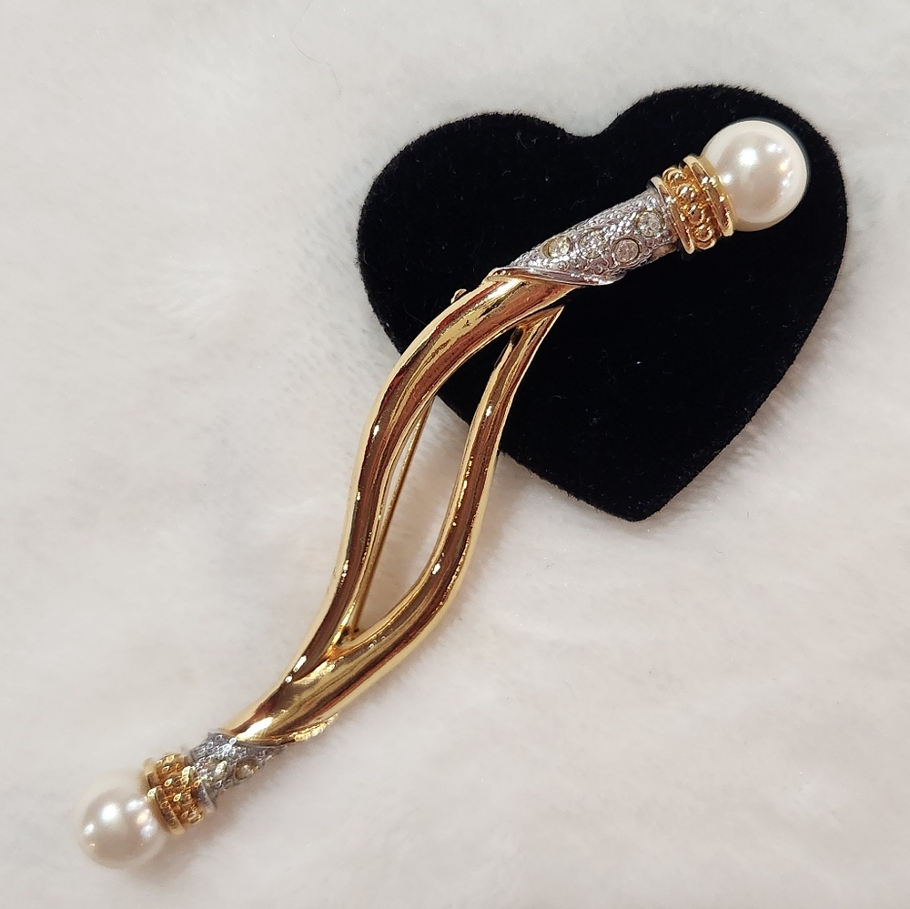 Avon Vintage Golden Tone Brooch w/Faux Pearls & Crystals